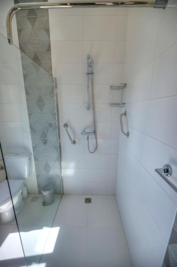 Beautifully Furnished Seafront 4 Bedrooms Goslm-4 Sliema Ngoại thất bức ảnh
