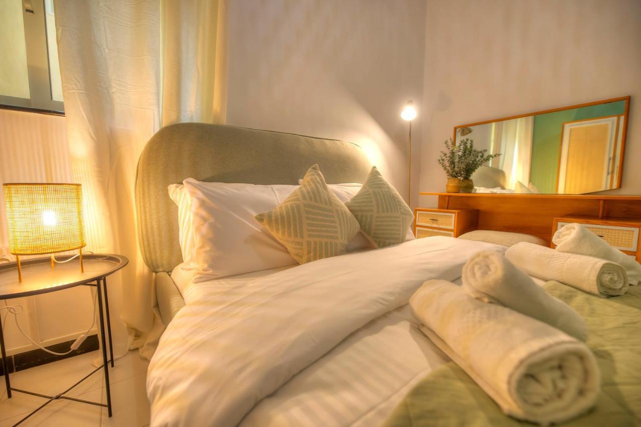 Beautifully Furnished Seafront 4 Bedrooms Goslm-4 Sliema Ngoại thất bức ảnh