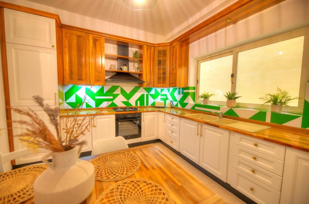 Beautifully Furnished Seafront 4 Bedrooms Goslm-4 Sliema Ngoại thất bức ảnh