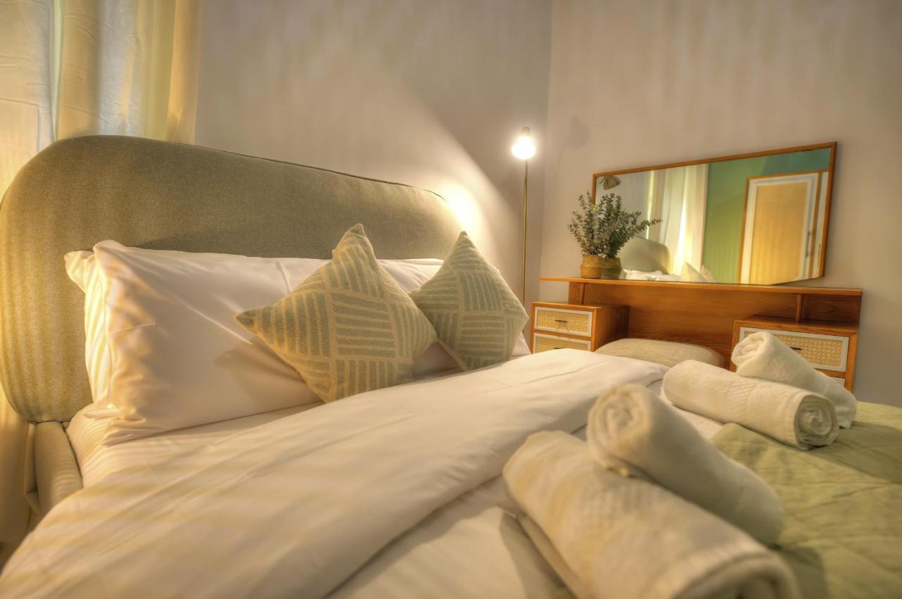 Beautifully Furnished Seafront 4 Bedrooms Goslm-4 Sliema Ngoại thất bức ảnh