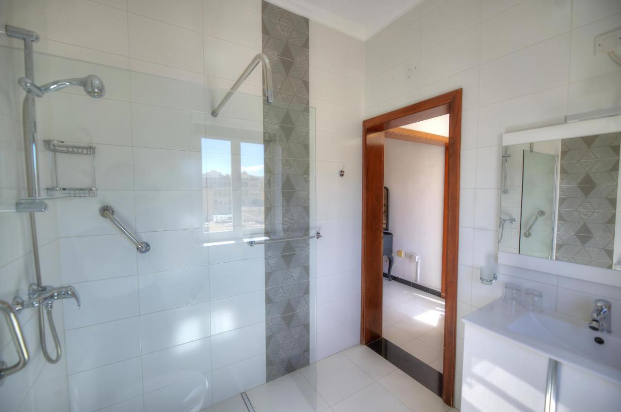Beautifully Furnished Seafront 4 Bedrooms Goslm-4 Sliema Ngoại thất bức ảnh