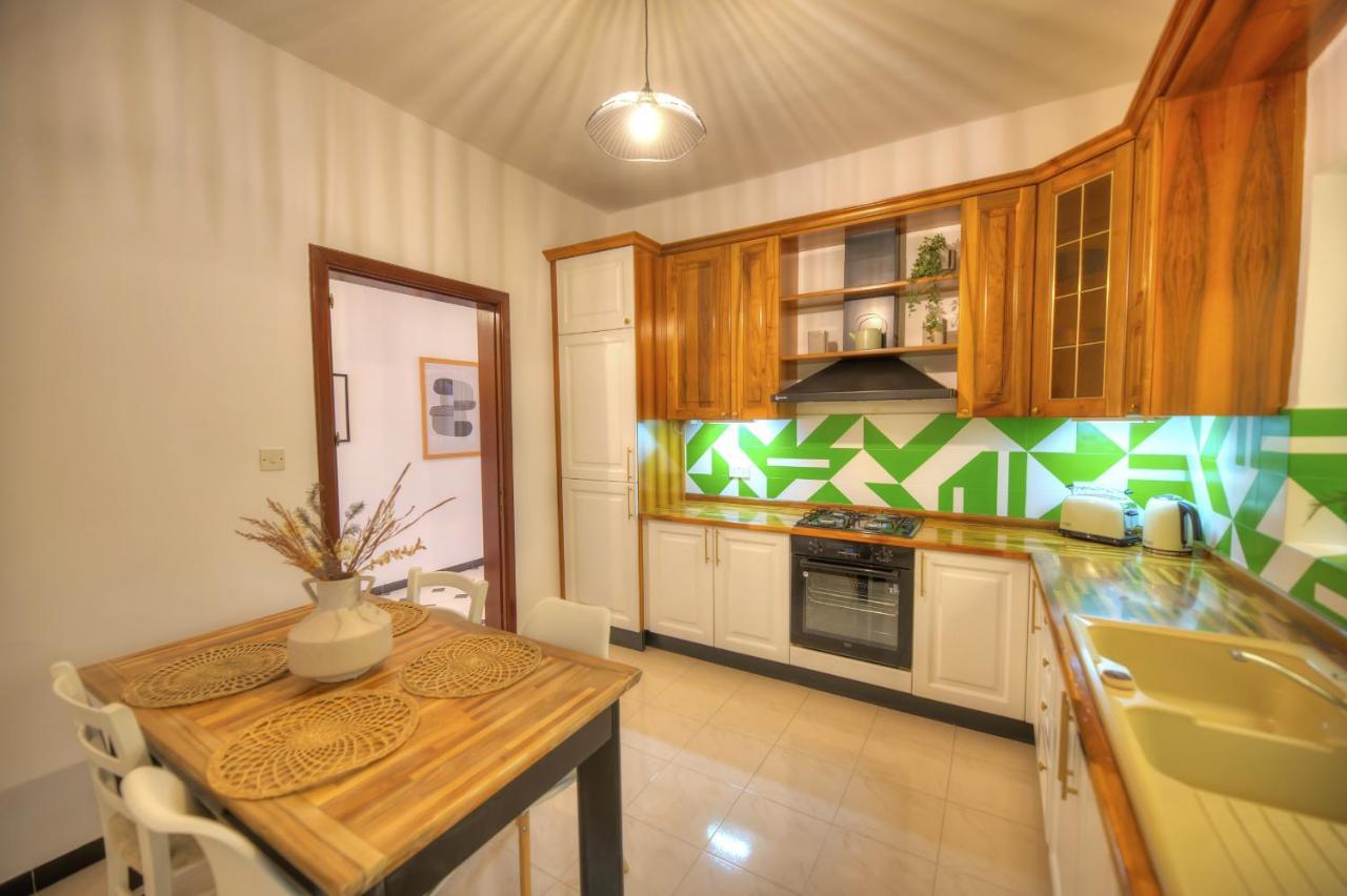 Beautifully Furnished Seafront 4 Bedrooms Goslm-4 Sliema Ngoại thất bức ảnh
